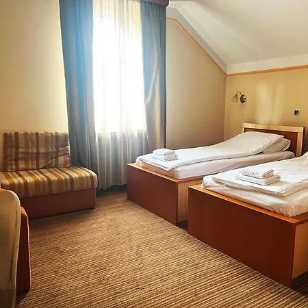 호텔 Royal 투즐라