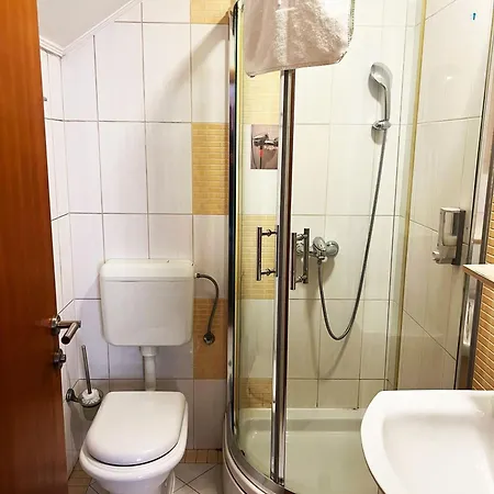 Hotel Royal Motel Tuzla 3*