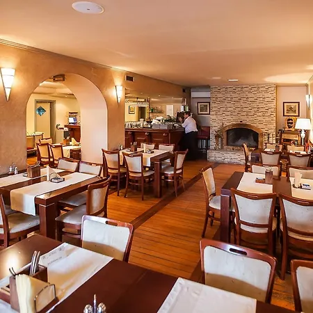 호텔 Royal 투즐라